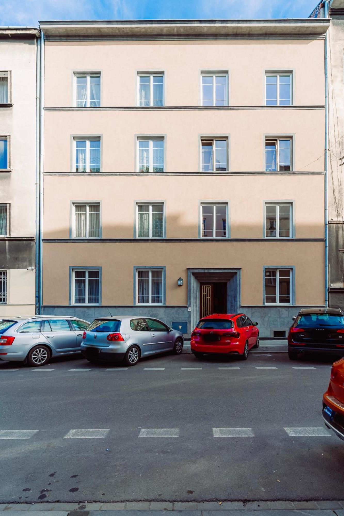 Rzeszowska 5 Apt. 3 * Kraków