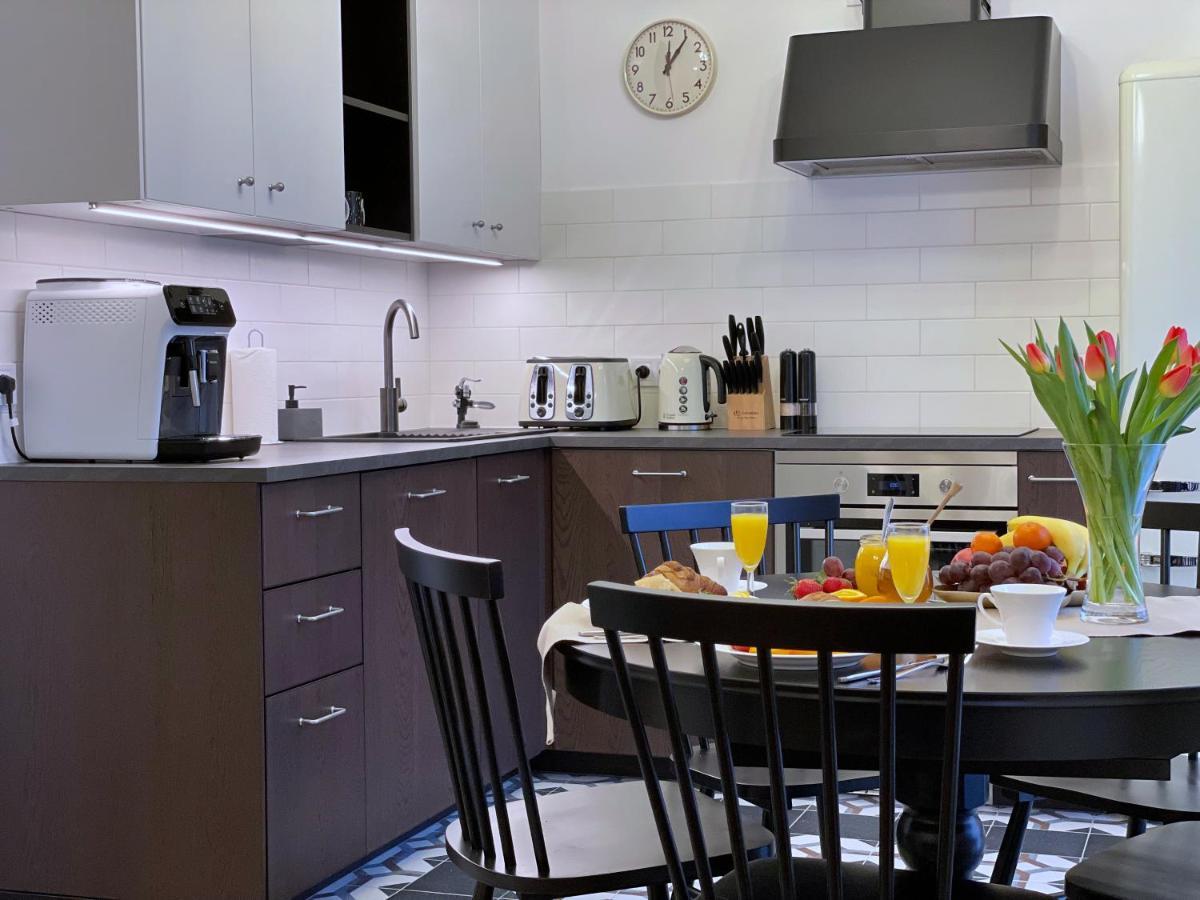 Rzeszowska 5 Apt. 3 * Kraków