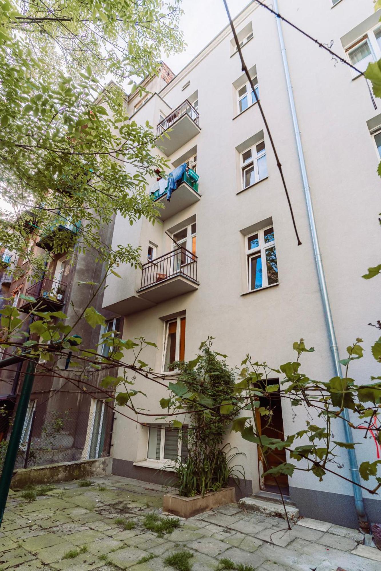Rzeszowska 5 Apt. 3 * Kraków